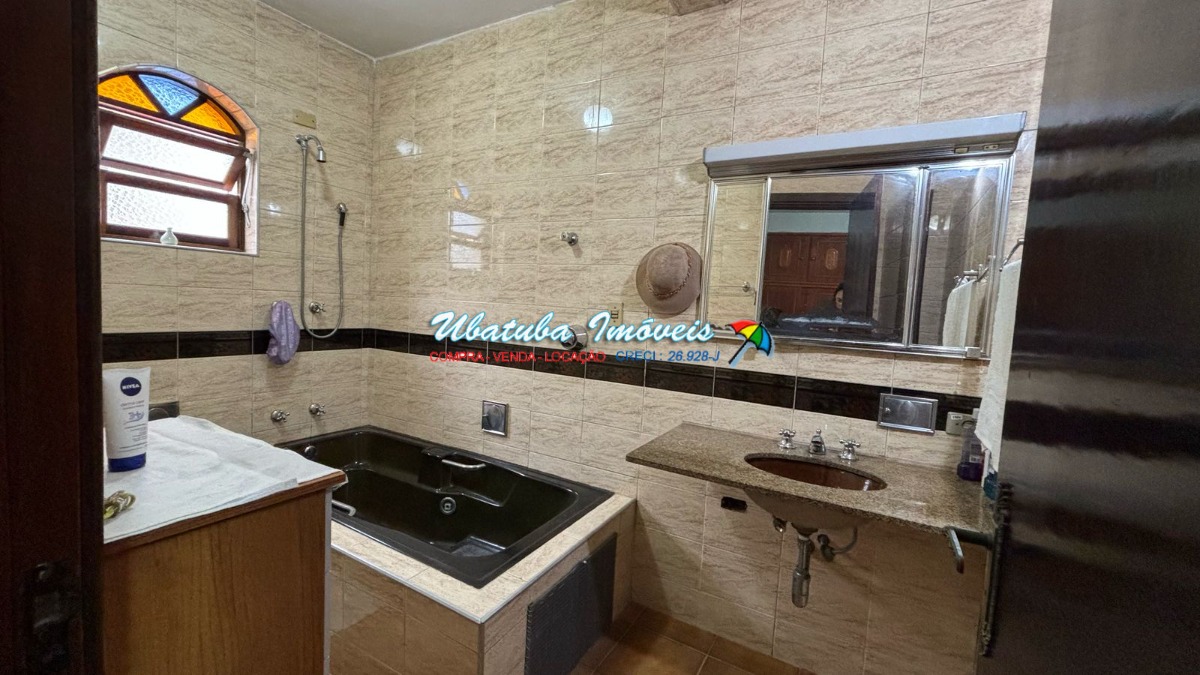 Casa em excelente localização em corredor comercial - foto 11