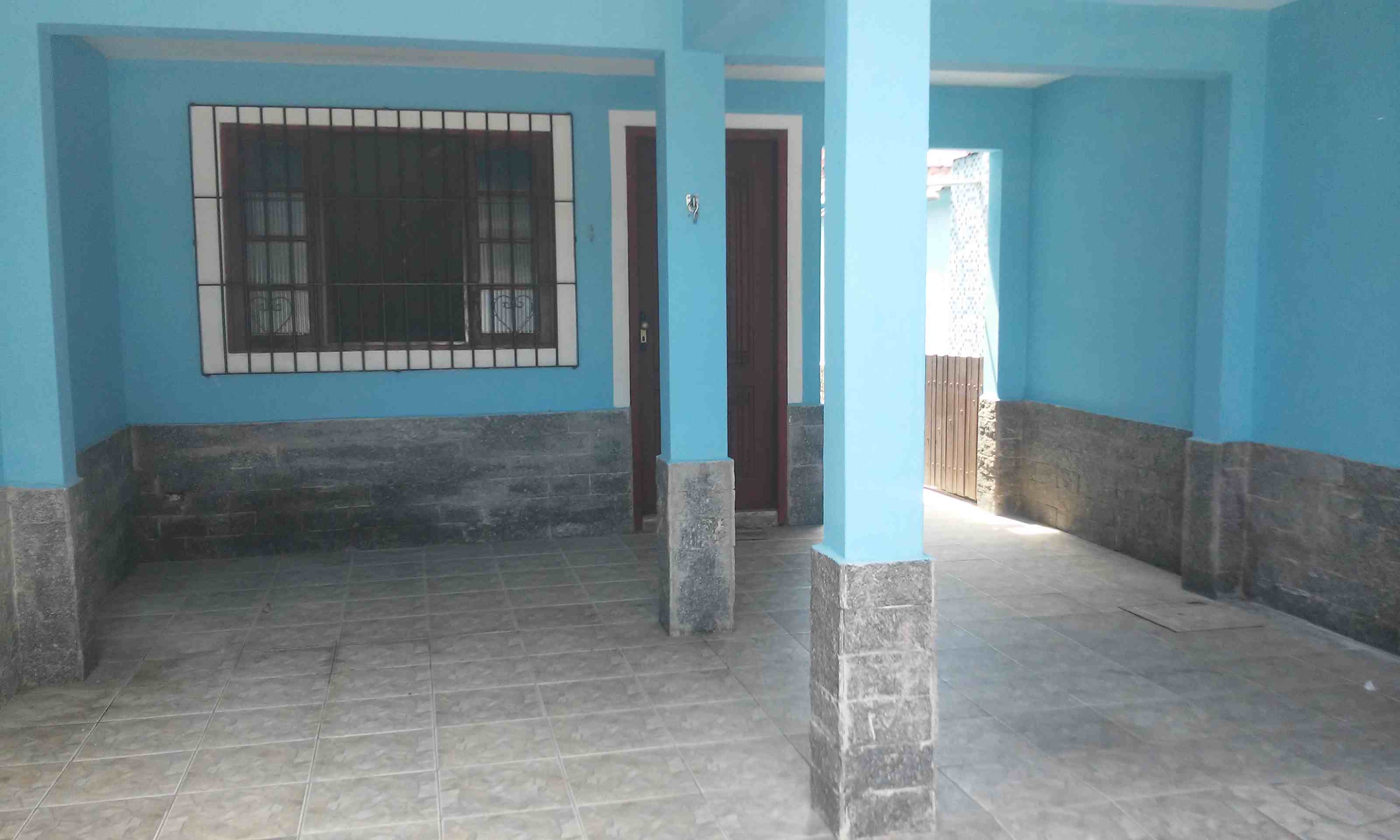Casa meio lote - otima localização - marafunda - foto 1