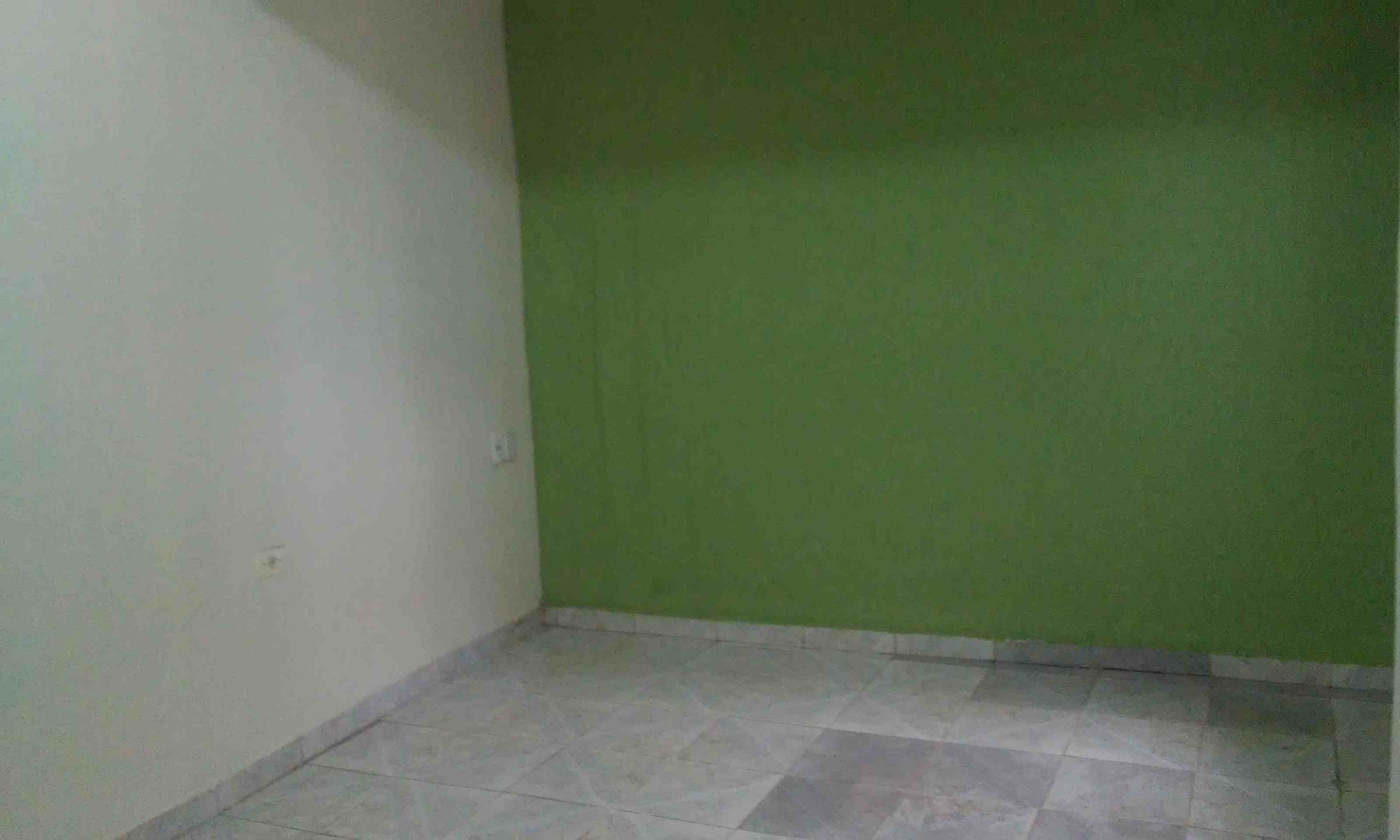 Casa meio lote - otima localização - marafunda - foto 6
