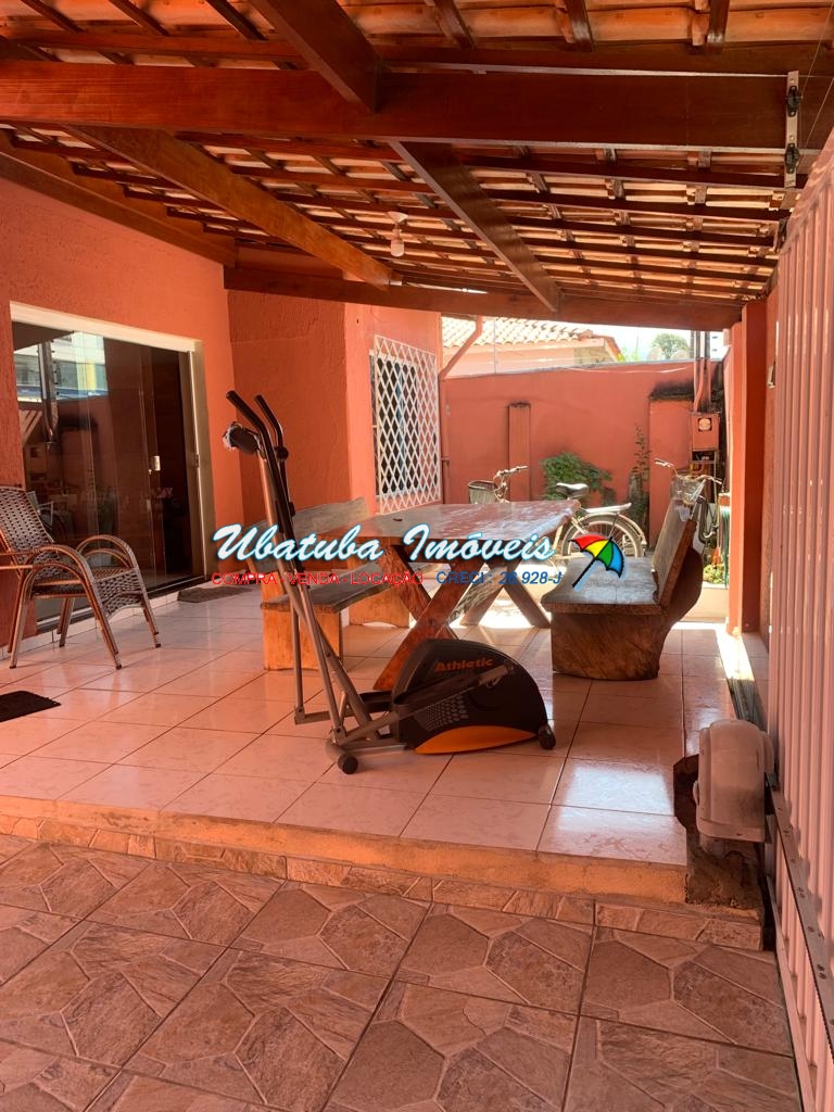 Casa bem localizada com 03 dormitórios no centro - foto 15