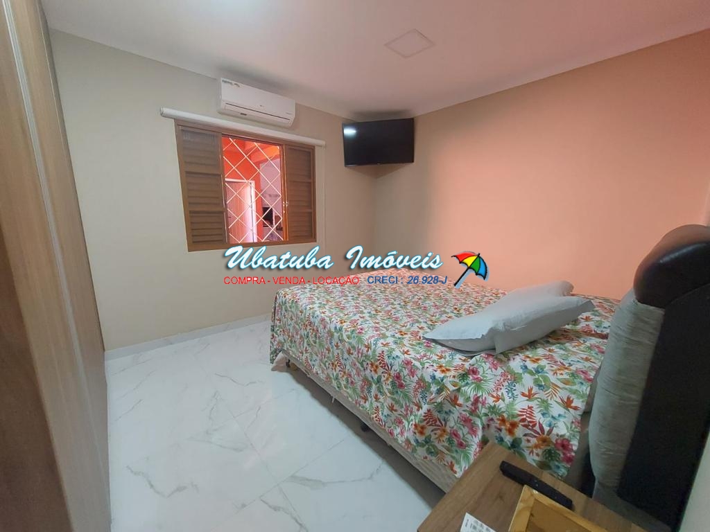 Casa bem localizada com 03 dormitórios no centro - foto 8