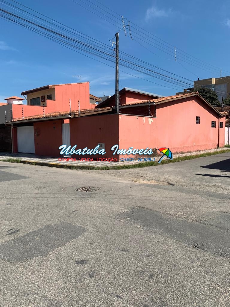 Casa bem localizada com 03 dormitórios no centro - foto 7