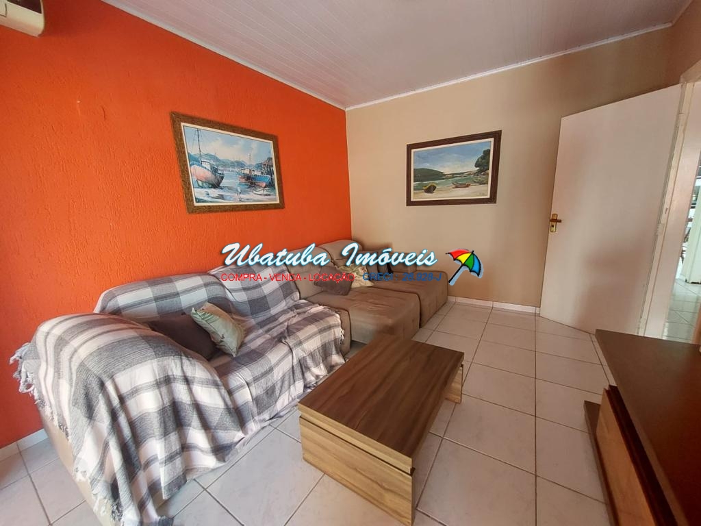 Casa bem localizada com 03 dormitórios no centro - foto 11