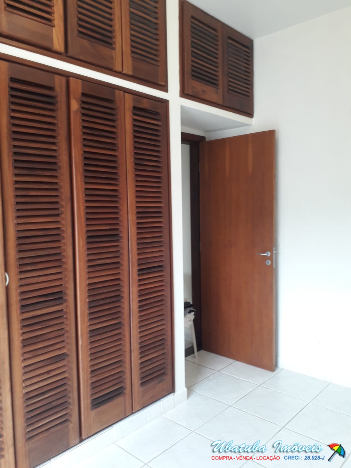 Linda casa muito bem localizada no centro - foto 2