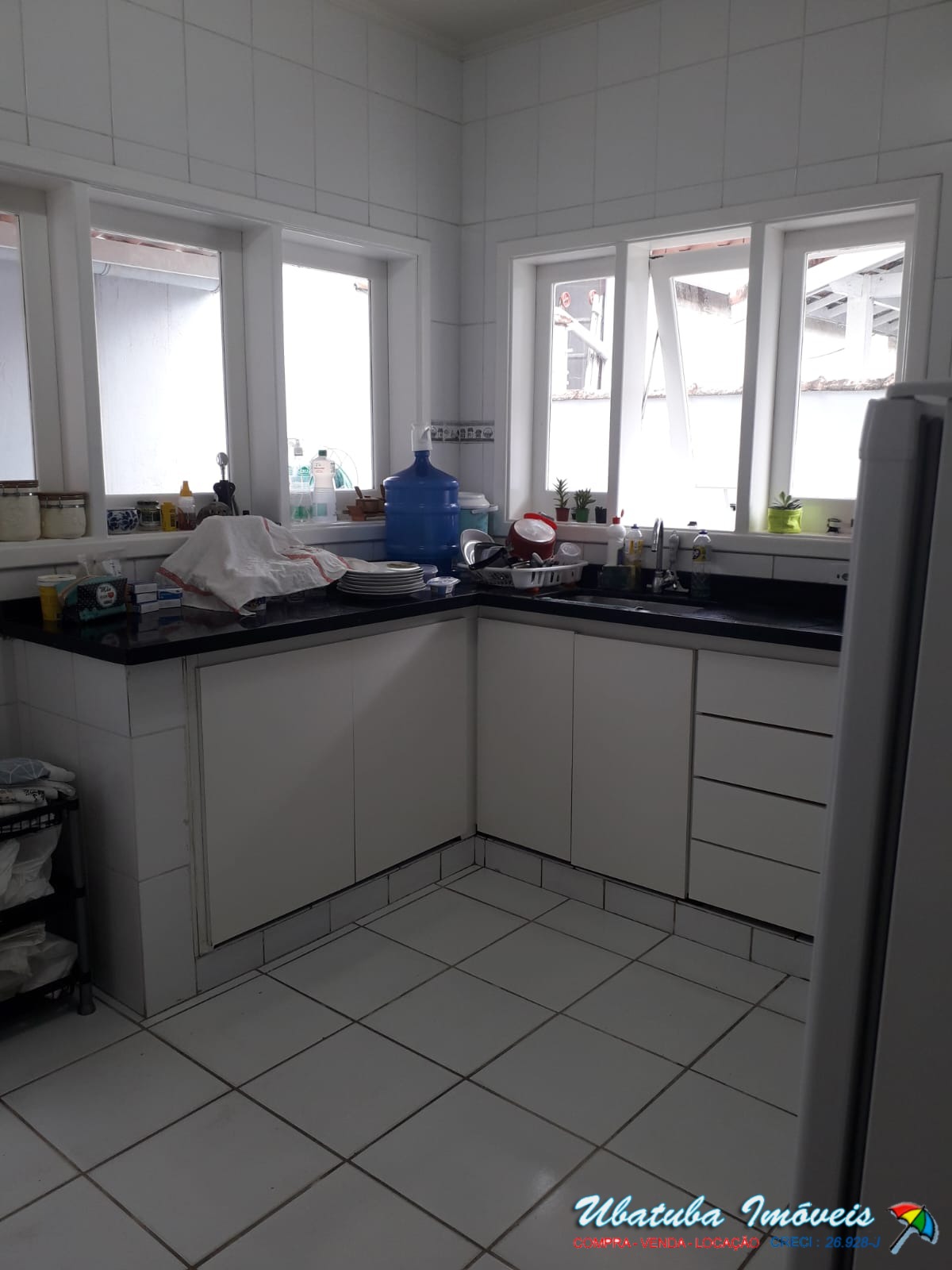 Linda casa muito bem localizada no centro - foto 15