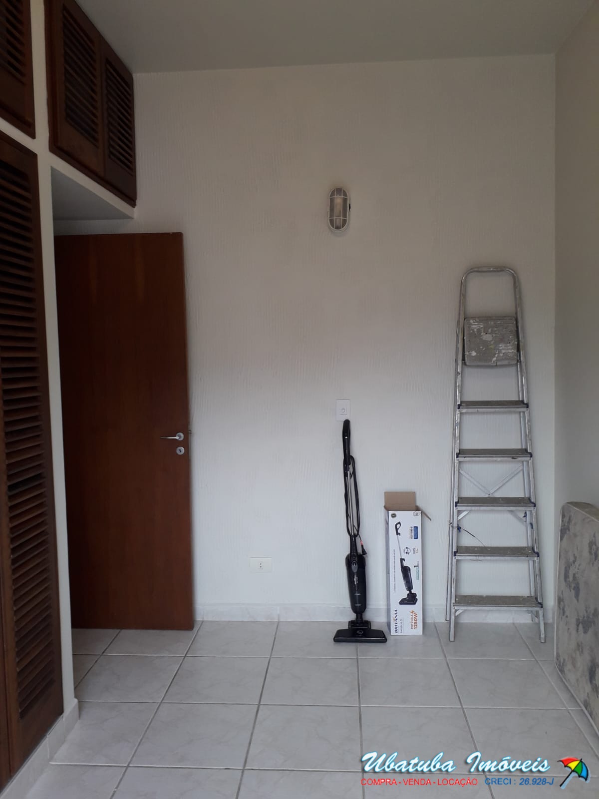 Linda casa muito bem localizada no centro - foto 3