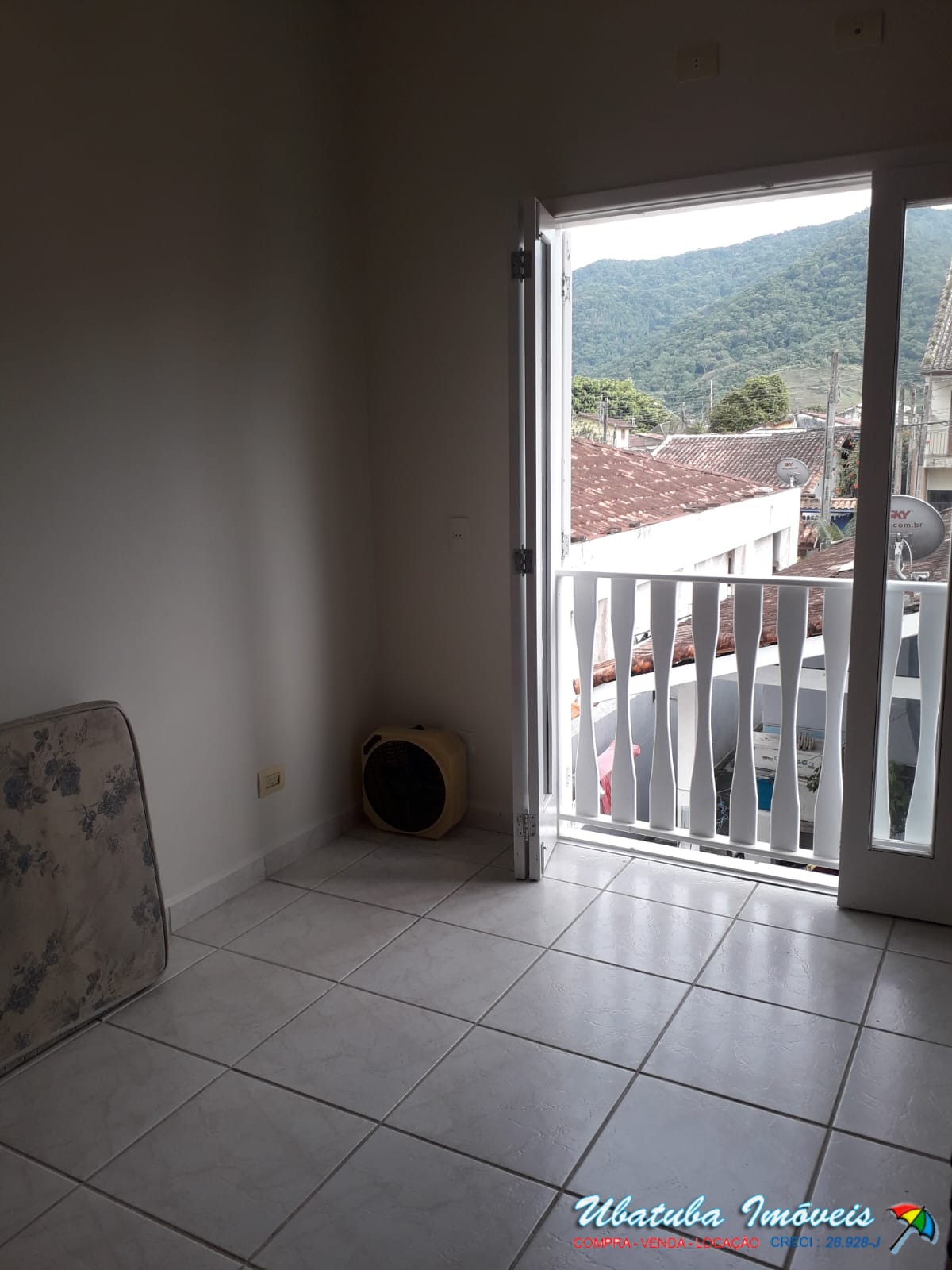 Linda casa muito bem localizada no centro - foto 6