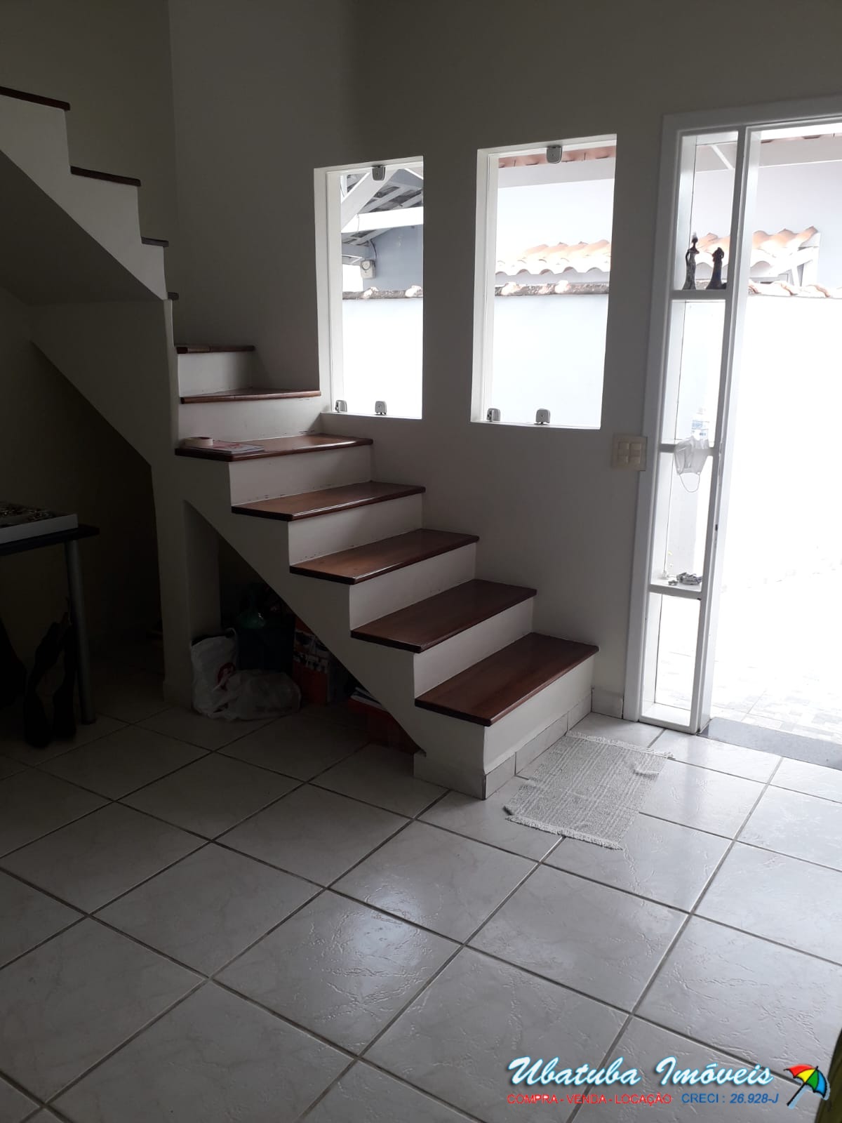 Linda casa muito bem localizada no centro - foto 12